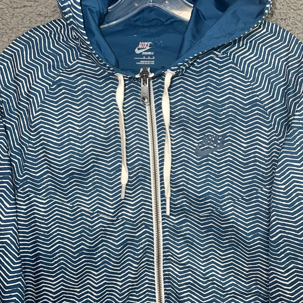 Nike Sportswear Windbreaker Women's Size M Teal‎ Geometric Hooded Rain Jacket